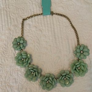 Green big flower necklace